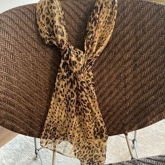 Animal Print Oblong Scarf with Siver Metallic Thread. - Picture 1 of 5